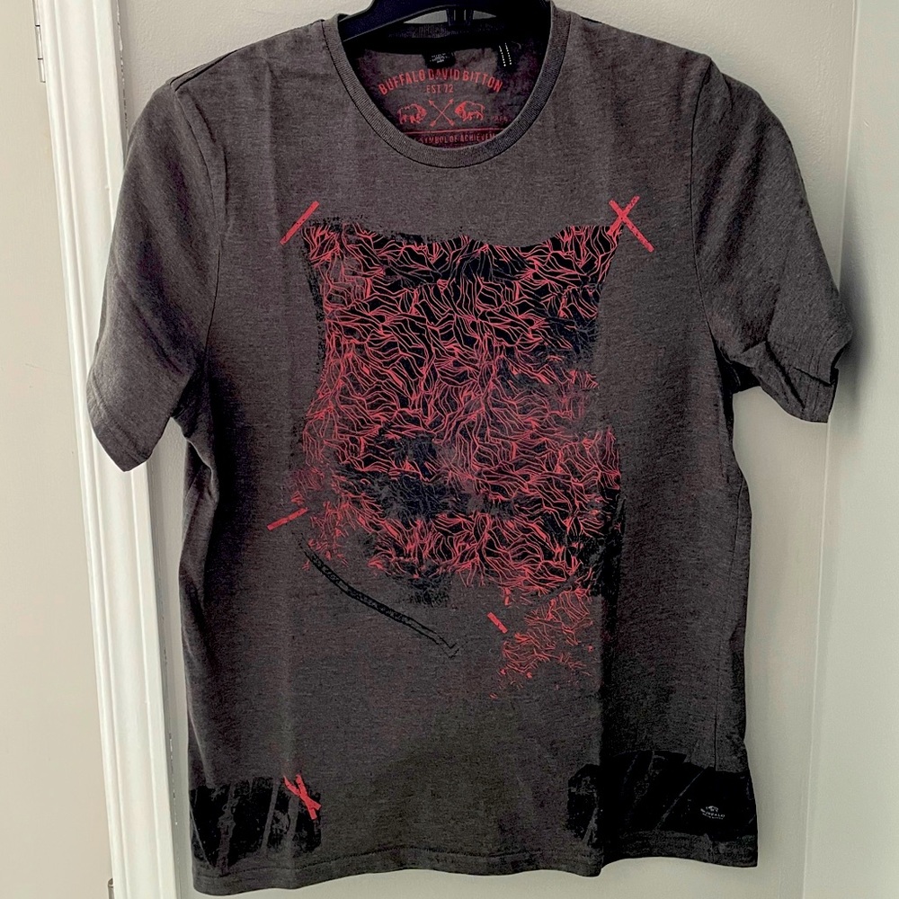 Buffalo • Gray and Red t shirt
